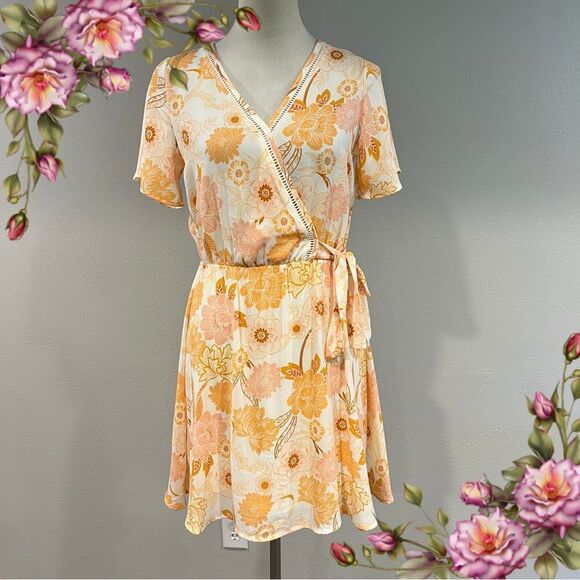 Sienna Sky Orange and Cream Floral Mini v-neck fake wrap Dress size XS - Picture 1 of 15